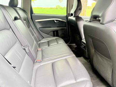 Volvo V70 2.5T SE Estate 5dr Petrol Geartronic Euro 4 (200 ps) - U2140