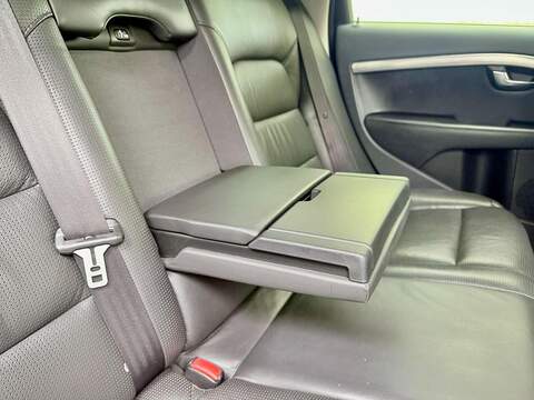 Volvo V70 2.5T SE Estate 5dr Petrol Geartronic Euro 4 (200 ps) - U2140