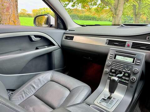 Volvo V70 2.5T SE Estate 5dr Petrol Geartronic Euro 4 (200 ps) - U2140
