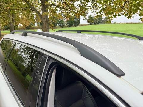 Volvo V70 2.5T SE Estate 5dr Petrol Geartronic Euro 4 (200 ps) - U2140