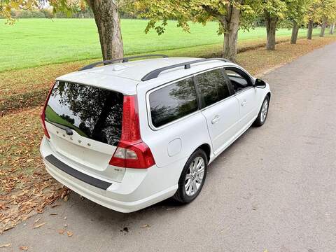 Volvo V70 2.5T SE Estate 5dr Petrol Geartronic Euro 4 (200 ps) - U2140