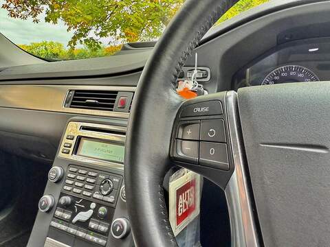 Volvo V70 2.5T SE Estate 5dr Petrol Geartronic Euro 4 (200 ps) - U2140