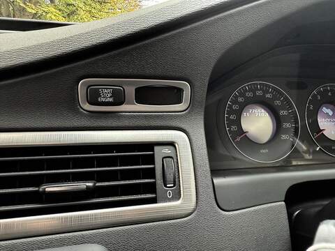 Volvo V70 2.5T SE Estate 5dr Petrol Geartronic Euro 4 (200 ps) - U2140