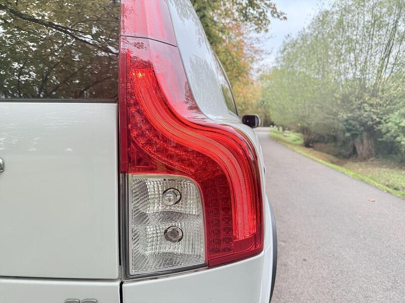Volvo XC90 3.2 SE (Premium Pack) SUV 5dr Petrol Geartronic AWD (289 g/km, 235 bhp) - U2142