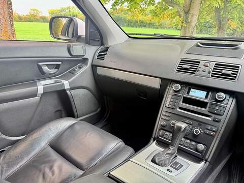 Volvo XC90 3.2 SE (Premium Pack) SUV 5dr Petrol Geartronic AWD (289 g/km, 235 bhp) - U2142