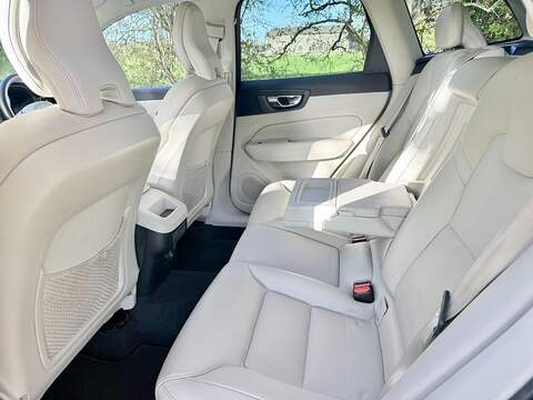 Volvo XC60 2.0 T4 Edition SUV 5dr Petrol Auto Euro 6 (s/s) (190 ps) - U2143