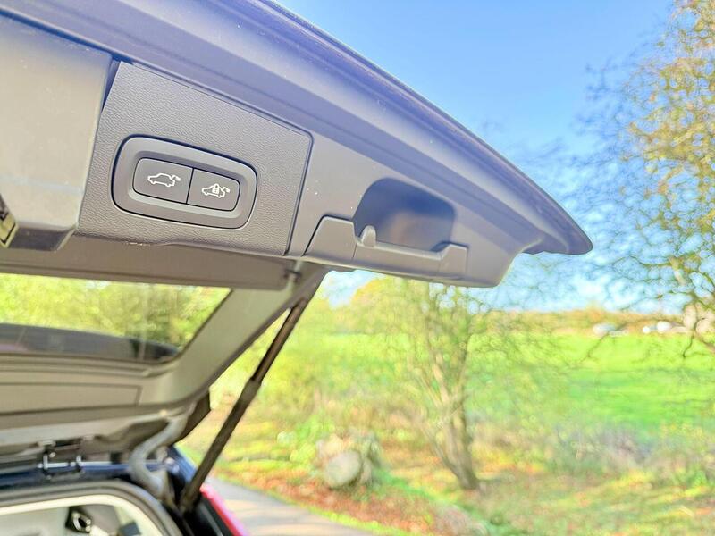 Volvo XC60 2.0 T4 Edition SUV 5dr Petrol Auto Euro 6 (s/s) (190 ps) - U2143