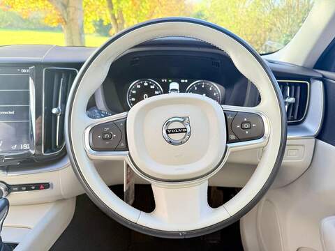 Volvo XC60 2.0 T4 Edition SUV 5dr Petrol Auto Euro 6 (s/s) (190 ps) - U2143