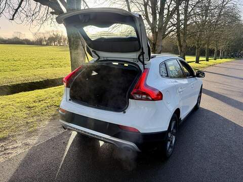 Volvo V40 Cross Country 2.0 T5 Lux Nav Hatchback 5dr Petrol Auto AWD Euro 6 (s/s) (245 ps) - U2146