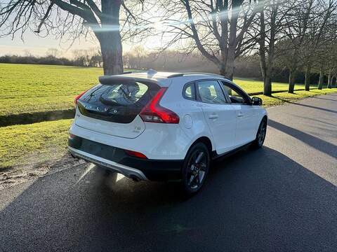 Volvo V40 Cross Country 2.0 T5 Lux Nav Hatchback 5dr Petrol Auto AWD Euro 6 (s/s) (245 ps) - U2146