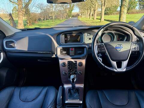 Volvo V40 Cross Country 2.0 T5 Lux Nav Hatchback 5dr Petrol Auto AWD Euro 6 (s/s) (245 ps) - U2146