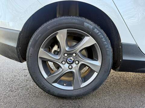 Volvo V40 Cross Country 2.0 T5 Lux Nav Hatchback 5dr Petrol Auto AWD Euro 6 (s/s) (245 ps) - U2146