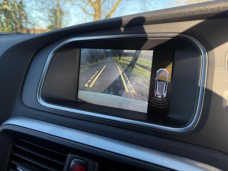 Volvo V40 Cross Country 2.0 T5 Lux Nav Hatchback 5dr Petrol Auto AWD Euro 6 (s/s) (245 ps) - U2146