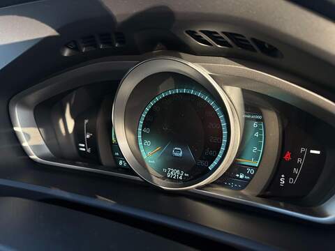 Volvo V40 Cross Country 2.0 T5 Lux Nav Hatchback 5dr Petrol Auto AWD Euro 6 (s/s) (245 ps) - U2146