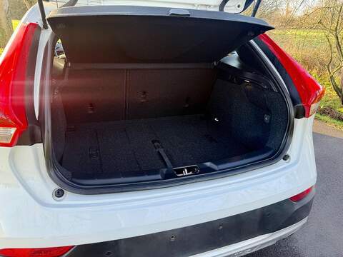 Volvo V40 Cross Country 2.0 T5 Lux Nav Hatchback 5dr Petrol Auto AWD Euro 6 (s/s) (245 ps) - U2146