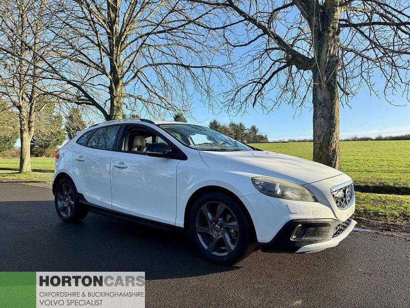 Volvo V40 Cross Country 2.0 T5 Lux Nav Hatchback 5dr Petrol Auto AWD Euro 6 (s/s) (245 ps) - U2146