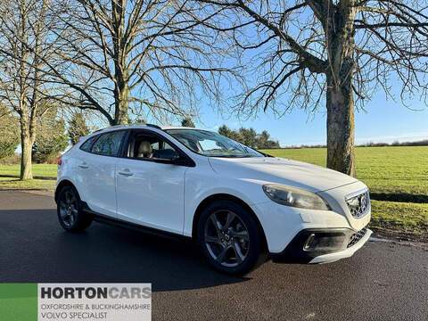 Volvo V40 Cross Country T5 Cross Country Lux Nav Awd 2.0 Hatchback Automatic Petrol