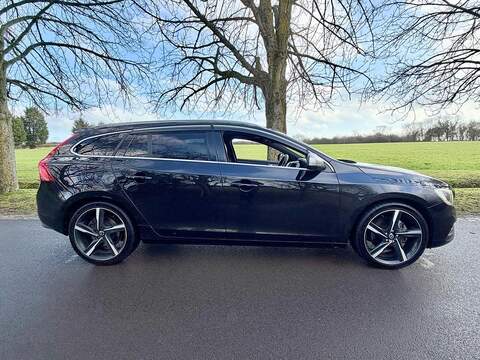 Volvo V60 3.0 T6 R-Design Lux Nav Estate 5dr Petrol Geartronic AWD Euro 5 (304 ps) - U2150