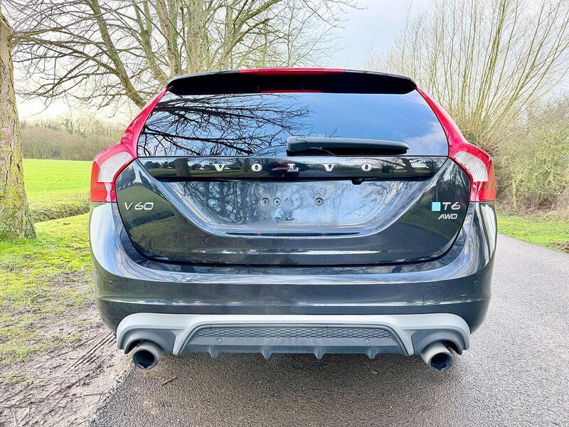 Volvo V60 3.0 T6 R-Design Lux Nav Estate 5dr Petrol Geartronic AWD Euro 5 (304 ps) - U2150