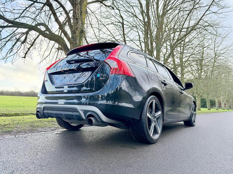 Volvo V60 3.0 T6 R-Design Lux Nav Estate 5dr Petrol Geartronic AWD Euro 5 (304 ps) - U2150