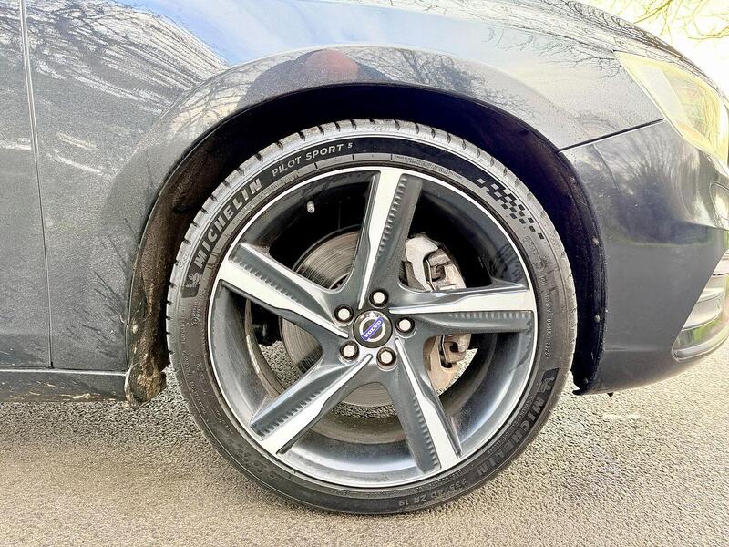Volvo V60 3.0 T6 R-Design Lux Nav Estate 5dr Petrol Geartronic AWD Euro 5 (304 ps) - U2150