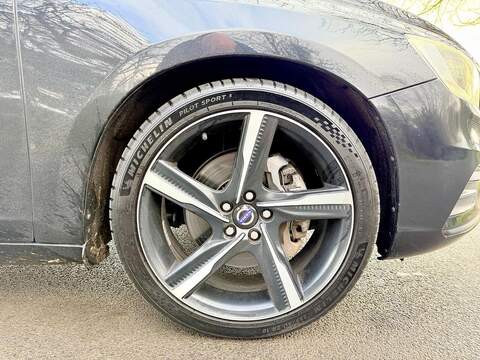 Volvo V60 3.0 T6 R-Design Lux Nav Estate 5dr Petrol Geartronic AWD Euro 5 (304 ps) - U2150