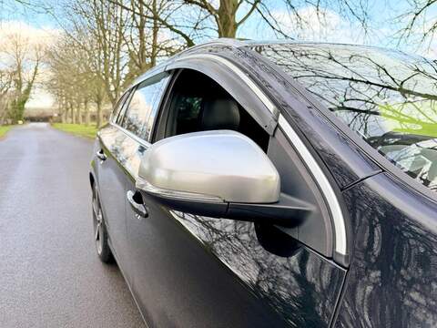 Volvo V60 3.0 T6 R-Design Lux Nav Estate 5dr Petrol Geartronic AWD Euro 5 (304 ps) - U2150