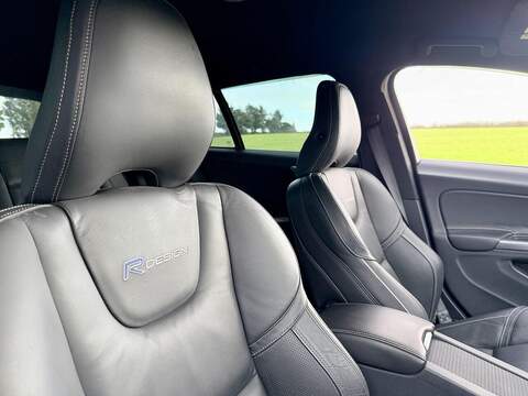 Volvo V60 3.0 T6 R-Design Lux Nav Estate 5dr Petrol Geartronic AWD Euro 5 (304 ps) - U2150