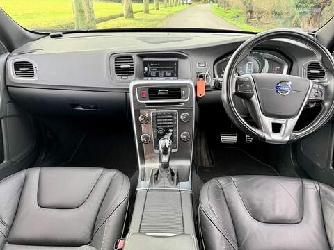 Volvo V60 3.0 T6 R-Design Lux Nav Estate 5dr Petrol Geartronic AWD Euro 5 (304 ps) - U2150
