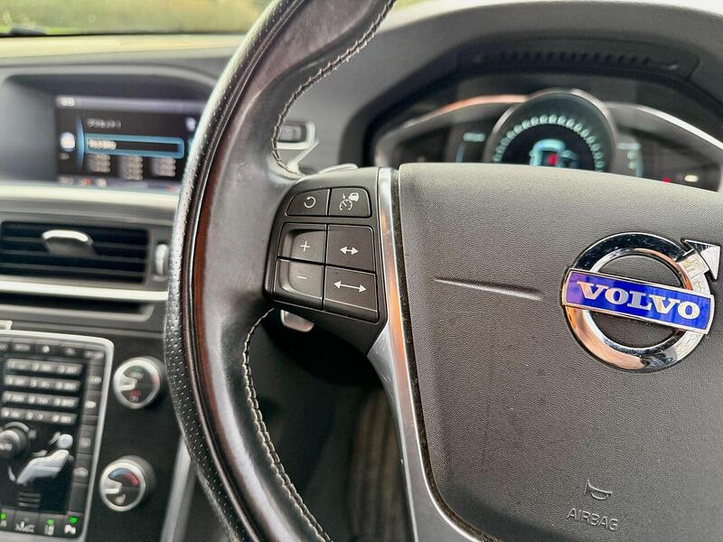 Volvo V60 3.0 T6 R-Design Lux Nav Estate 5dr Petrol Geartronic AWD Euro 5 (304 ps) - U2150