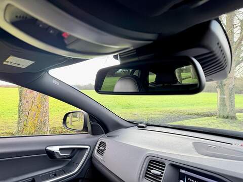 Volvo V60 3.0 T6 R-Design Lux Nav Estate 5dr Petrol Geartronic AWD Euro 5 (304 ps) - U2150
