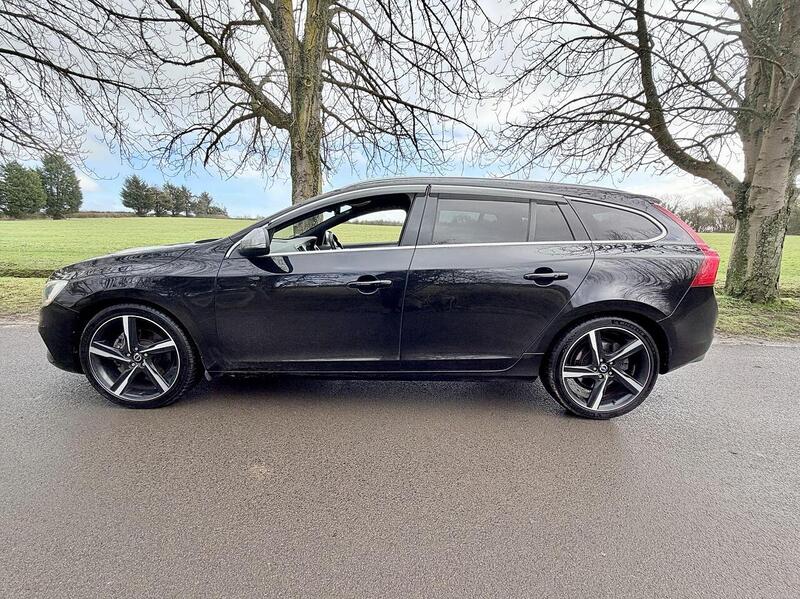 Volvo V60 3.0 T6 R-Design Lux Nav Estate 5dr Petrol Geartronic AWD Euro 5 (304 ps) - U2150