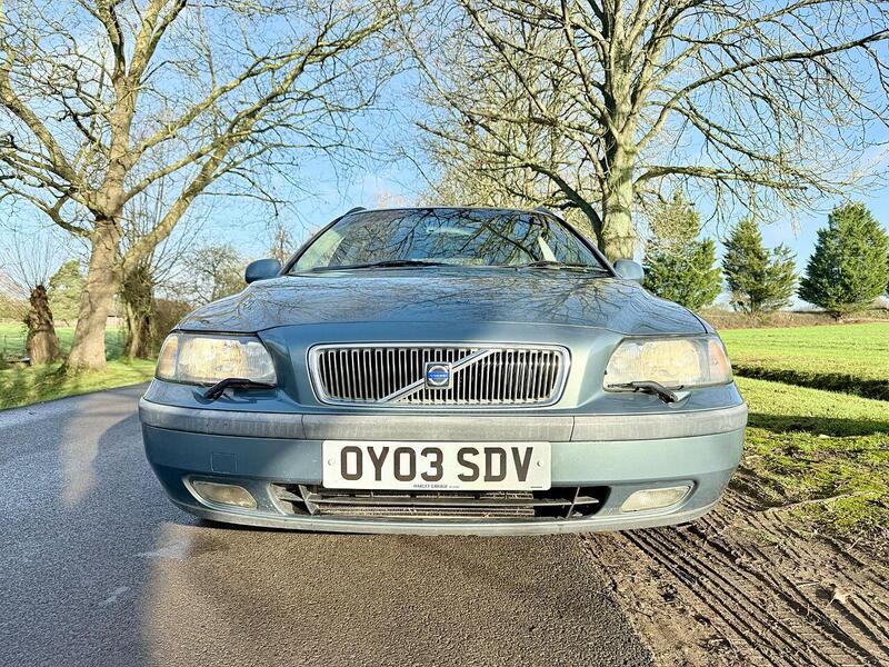 Volvo V70 2.4 SE Estate 5dr Petrol Automatic (219 g/km, 140 bhp) - U2152