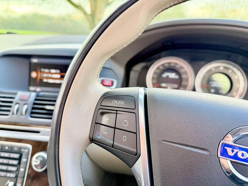 Volvo XC60 3.0 T6 SE SUV 5dr Petrol Geartronic AWD Euro 5 (304 ps) - U2158