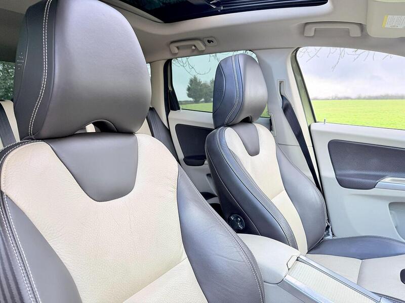 Volvo XC60 3.0 T6 SE SUV 5dr Petrol Geartronic AWD Euro 5 (304 ps) - U2158