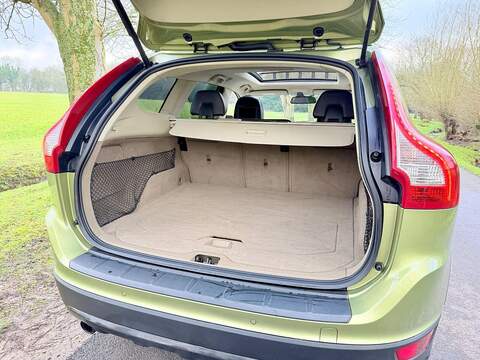 Volvo XC60 3.0 T6 SE SUV 5dr Petrol Geartronic AWD Euro 5 (304 ps) - U2158