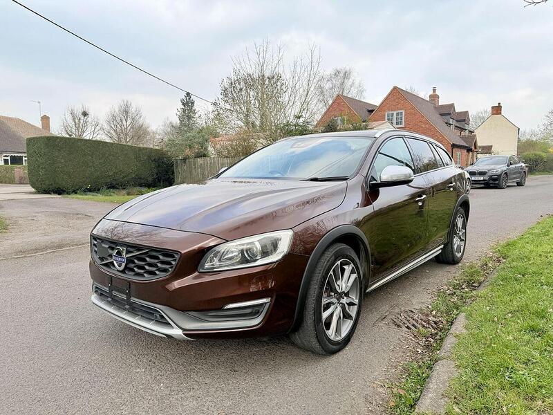 Volvo V60 T5 Cross Country Awd 2.5 5dr Estate Automatic Petrol 2.5 5dr Estate Automatic Petrol - U2175