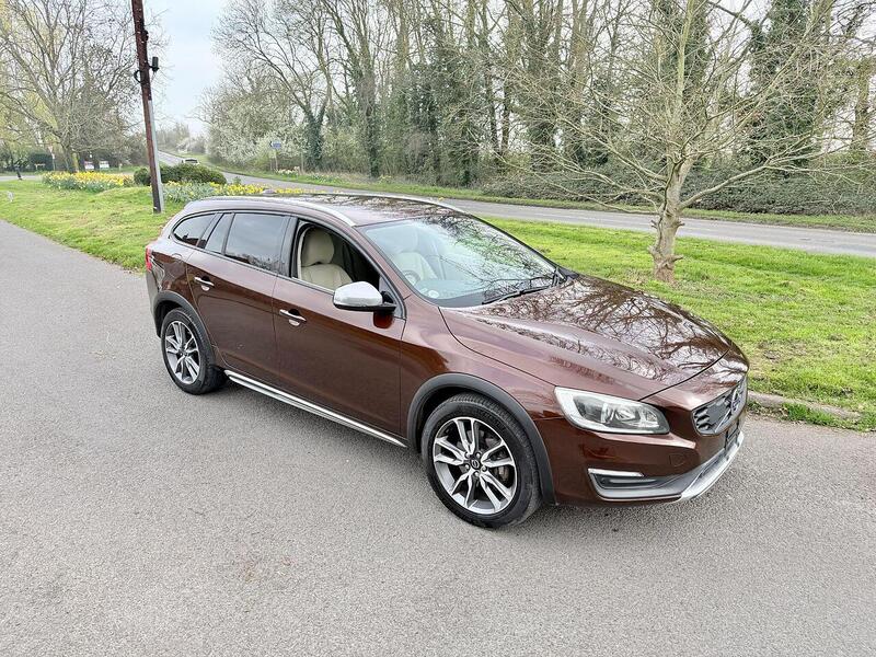 Volvo V60 T5 Cross Country Awd 2.5 5dr Estate Automatic Petrol 2.5 5dr Estate Automatic Petrol - U2175