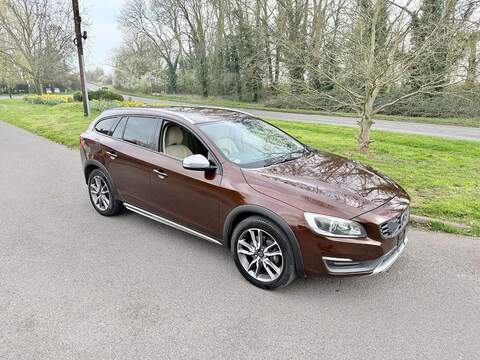 Volvo V60 T5 Cross Country Awd 2.5 5dr Estate Automatic Petrol 2.5 5dr Estate Automatic Petrol - U2175