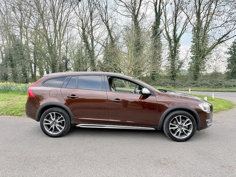 Volvo V60 T5 Cross Country Awd 2.5 5dr Estate Automatic Petrol 2.5 5dr Estate Automatic Petrol - U2175