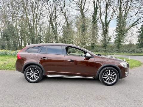 Volvo V60 T5 Cross Country Awd 2.5 5dr Estate Automatic Petrol 2.5 5dr Estate Automatic Petrol - U2175