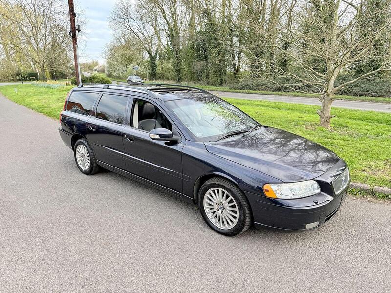 Volvo V70 Se 2.5 5dr Estate Automatic Petrol - U2178