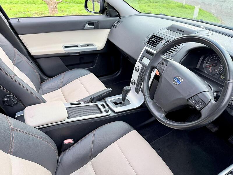 Volvo V50 Se Lux 2.0 5dr Estate Automatic Petrol - U2179
