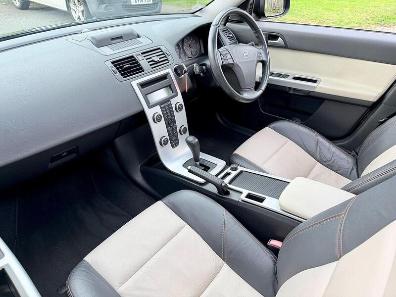 Volvo V50 Se Lux 2.0 5dr Estate Automatic Petrol - U2179