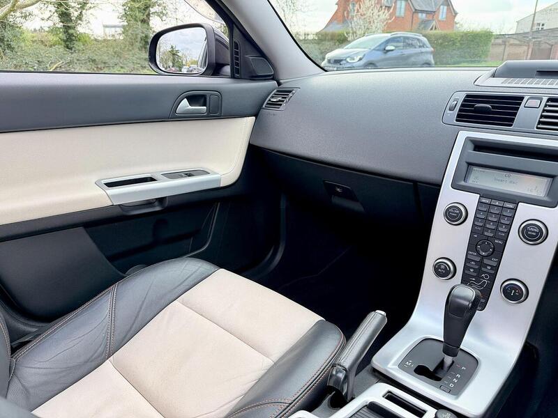 Volvo V50 Se Lux 2.0 5dr Estate Automatic Petrol - U2179