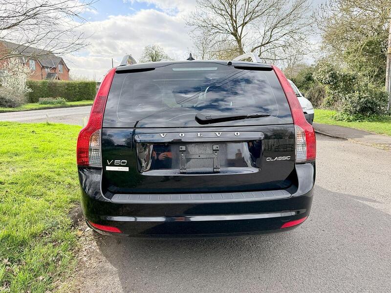 Volvo V50 Se Lux 2.0 5dr Estate Automatic Petrol - U2179