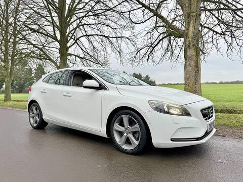Volvo V40 T5 Cross Country Lux Nav Awd 2.0 Hatchback Automatic Petrol
