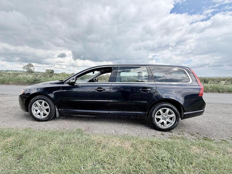 Volvo V70 2.5T SE Estate 5dr Petrol Geartronic Euro 5 (231 ps) - U2182