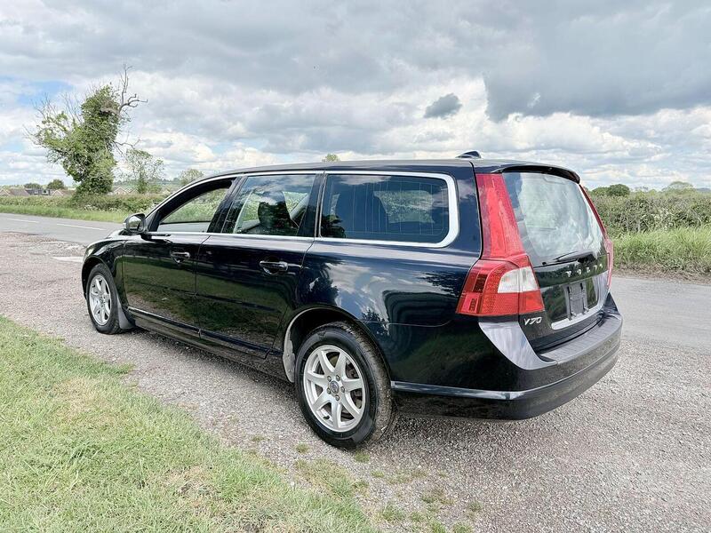 Volvo V70 2.5T SE Estate 5dr Petrol Geartronic Euro 5 (231 ps) - U2182