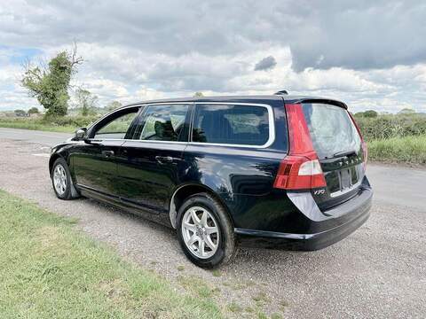 Volvo V70 2.5T SE Estate 5dr Petrol Geartronic Euro 5 (231 ps) - U2182